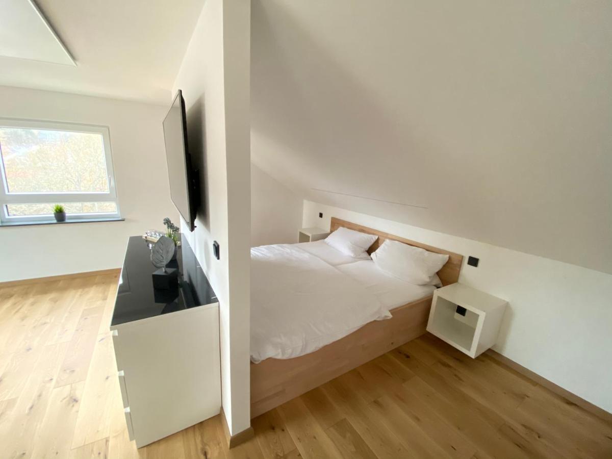 Uraha Apartments هيرتسوجيناوراخ المظهر الخارجي الصورة